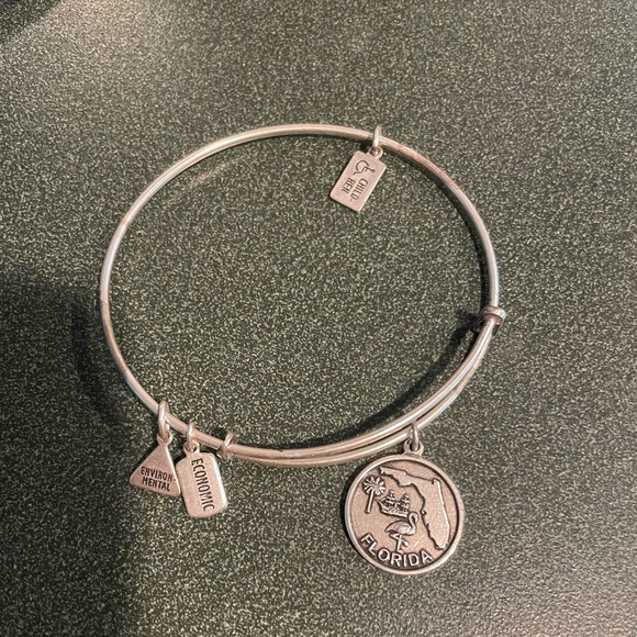 Florida Bangle Bracelet - Picture 1 of 1